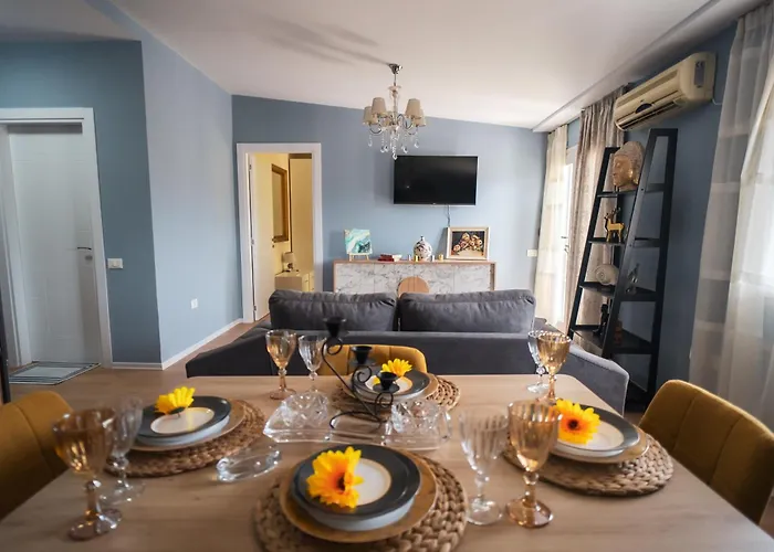 The Cloud تيرانا