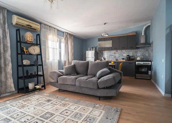 The Cloud ティラナ